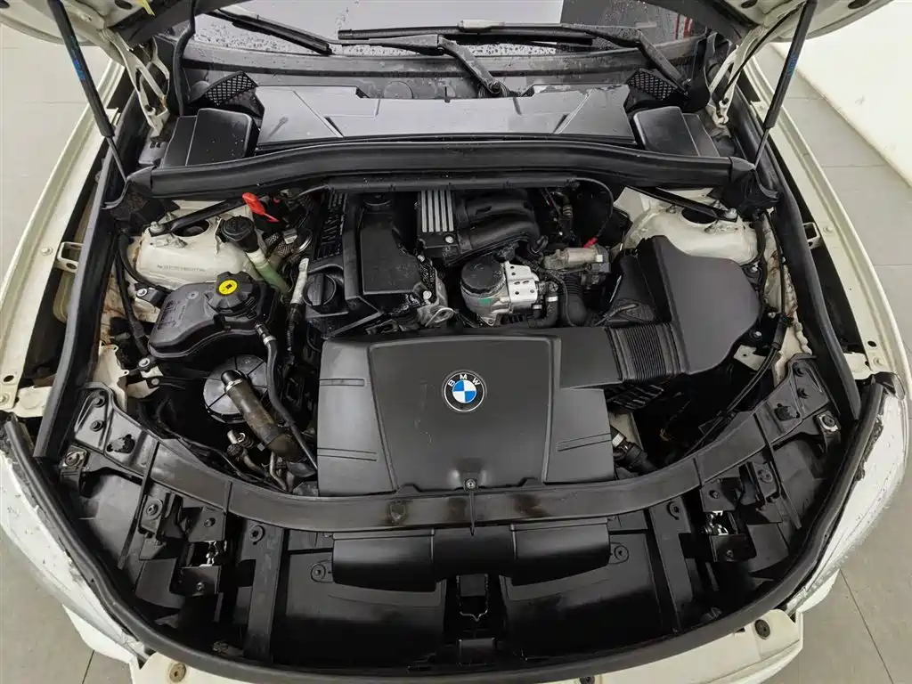 BMW X1 2013 sDrive18i Sport Design Package фото 6