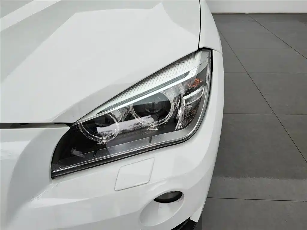 BMW X1 2013 sDrive18i Sport Design Package фото 7