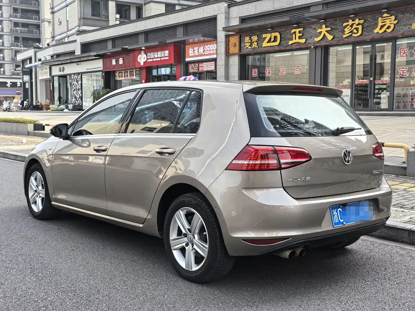 Volkswagen Golf 2015 1.4TSI Automatic Luxury фото 6