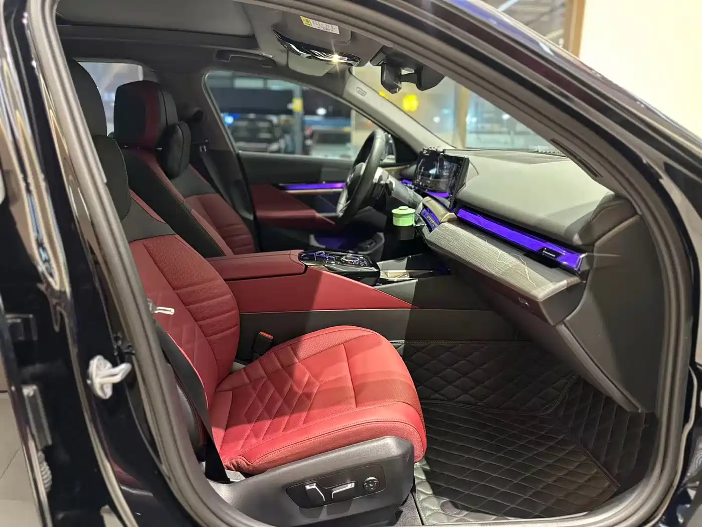 BMW 5 Series 2025 530Li Premium M Sport Package фото 15