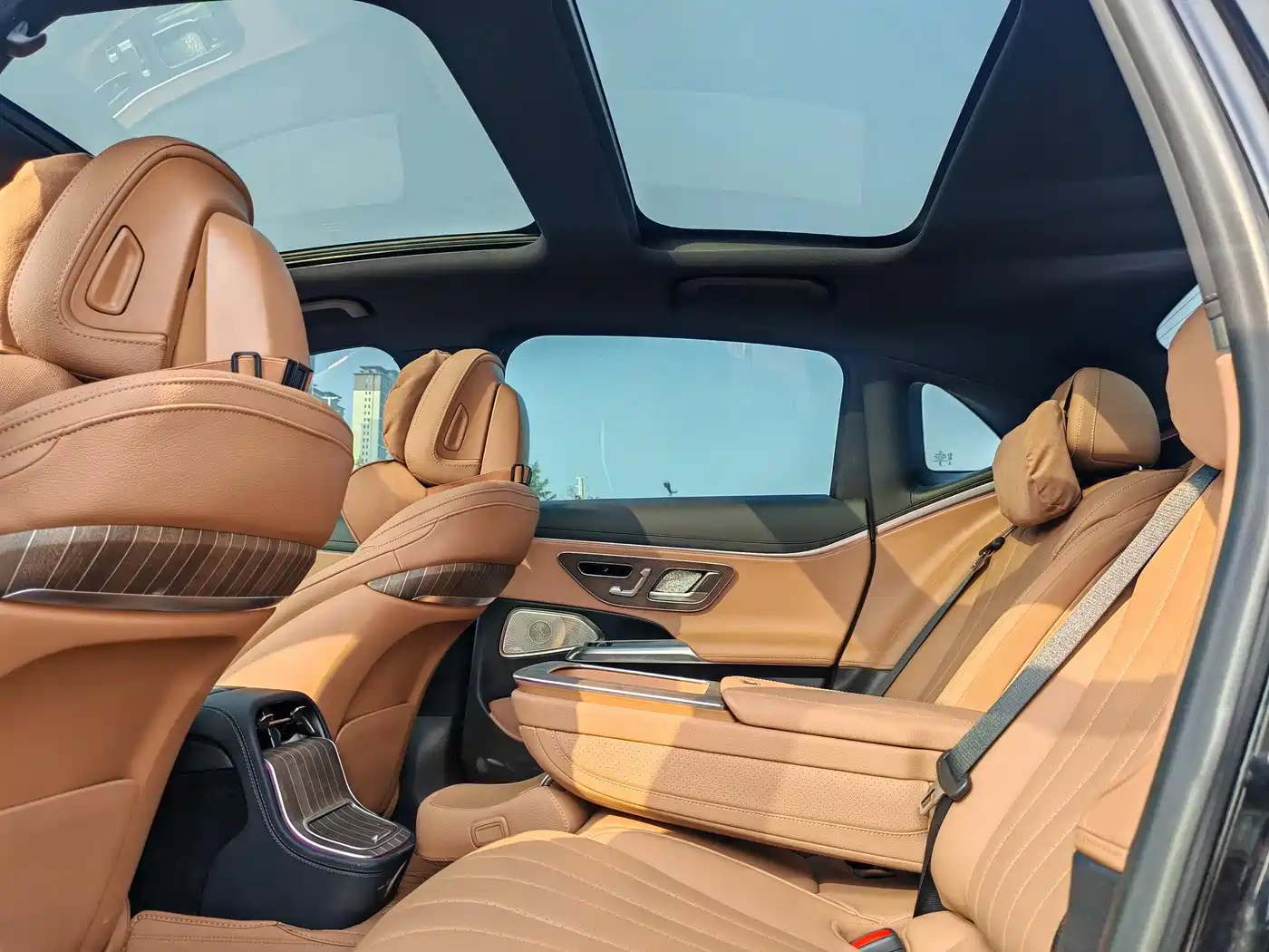 Mercedes-Benz E-Class 2024 Model E 300 L Luxury фото 23