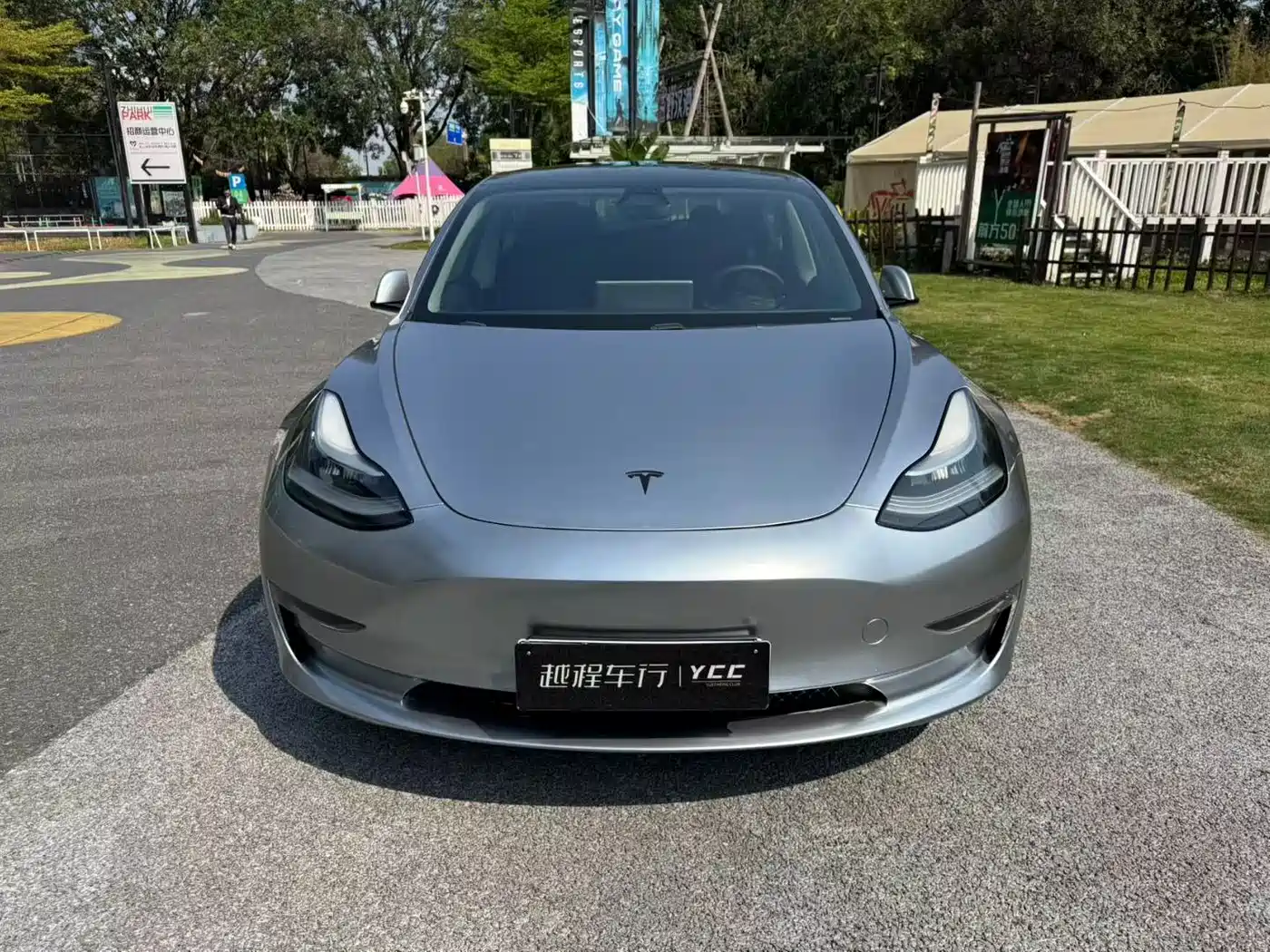 TESLA MODEL 3