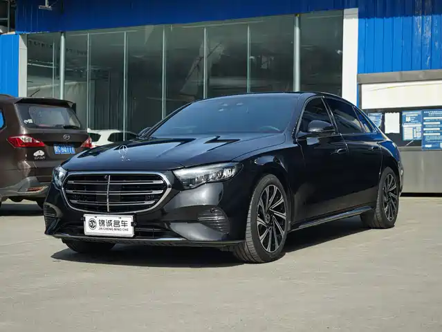 Mercedes-Benz E E 300 L, Люкс