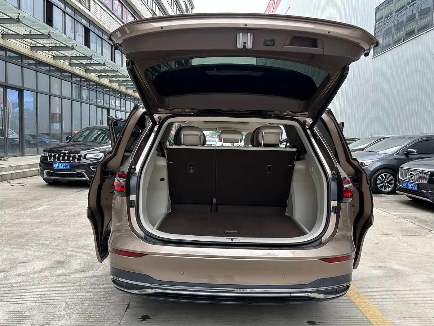 Volkswagen Viloran 2020 380TSI Premium фото 8