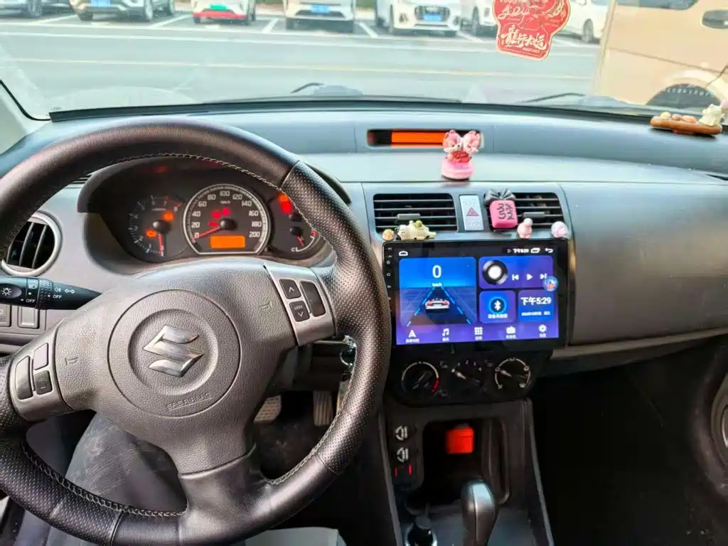 Photo 5 - Suzuki Swift