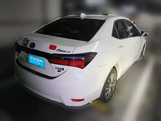 Toyota Corolla Twin Engine E+ 2019 1.8L E-CVT Leading Edition — фото 2