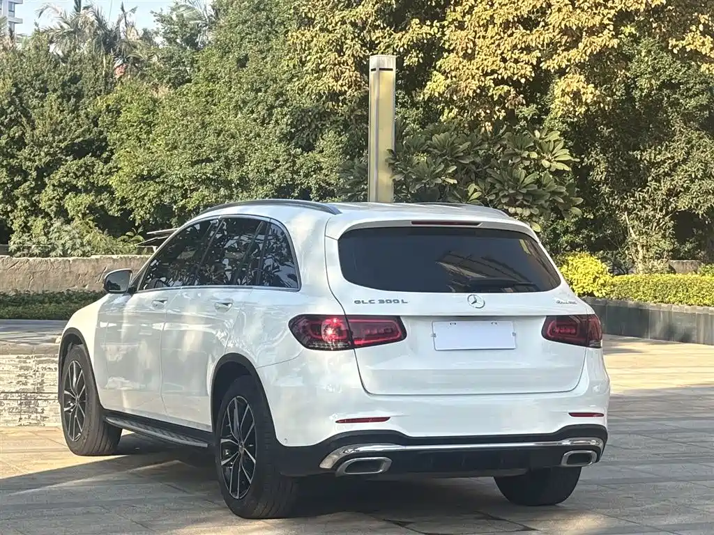 MERCEDES-BENZ GLC