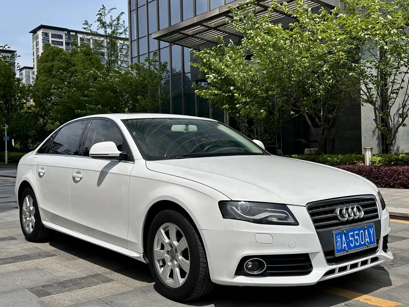 Audi A4L 2011 2.0 TFSI Standard фото 3