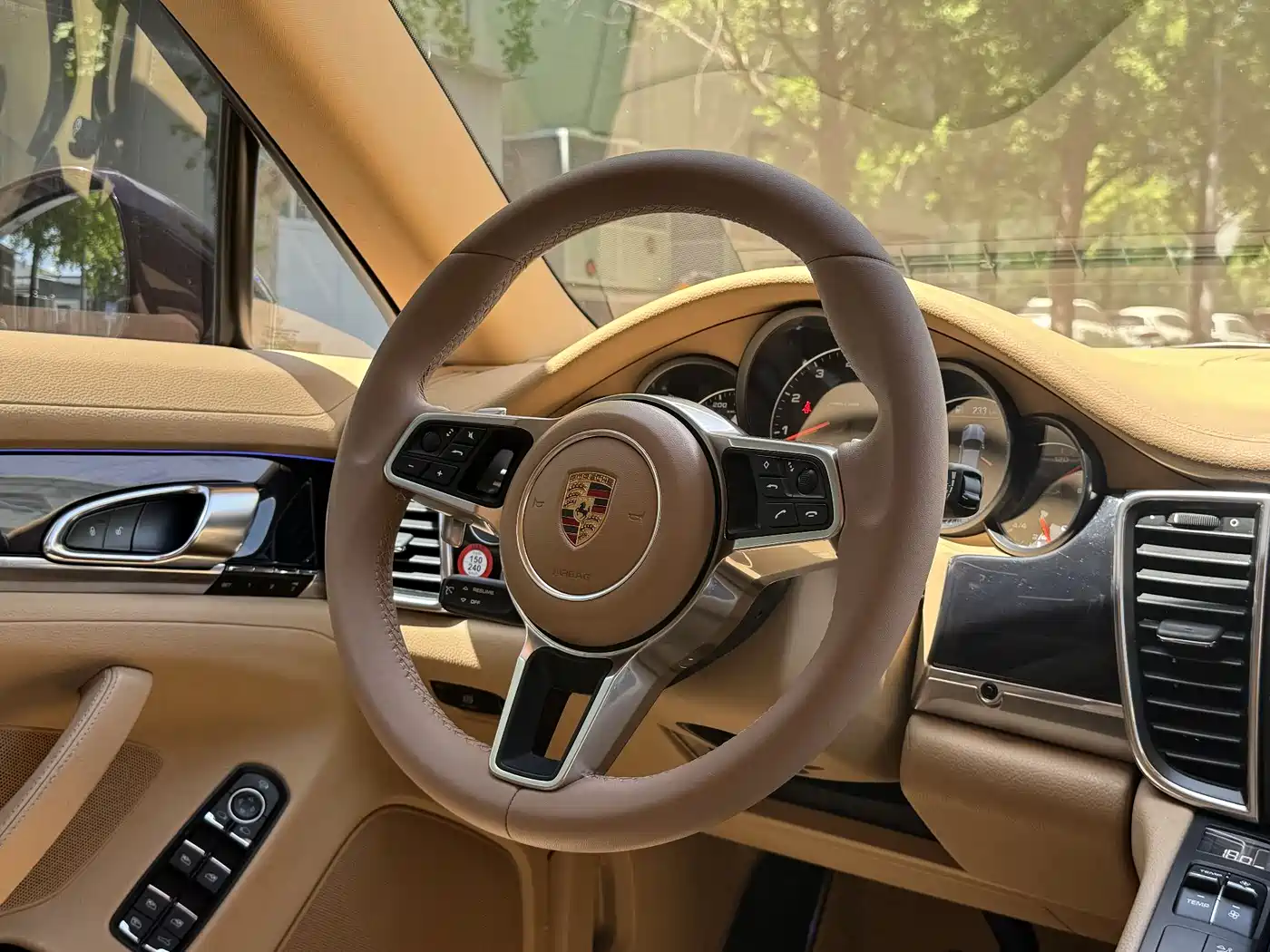 Porsche Panamera 2014 Panamera 4 3.0T фото 9