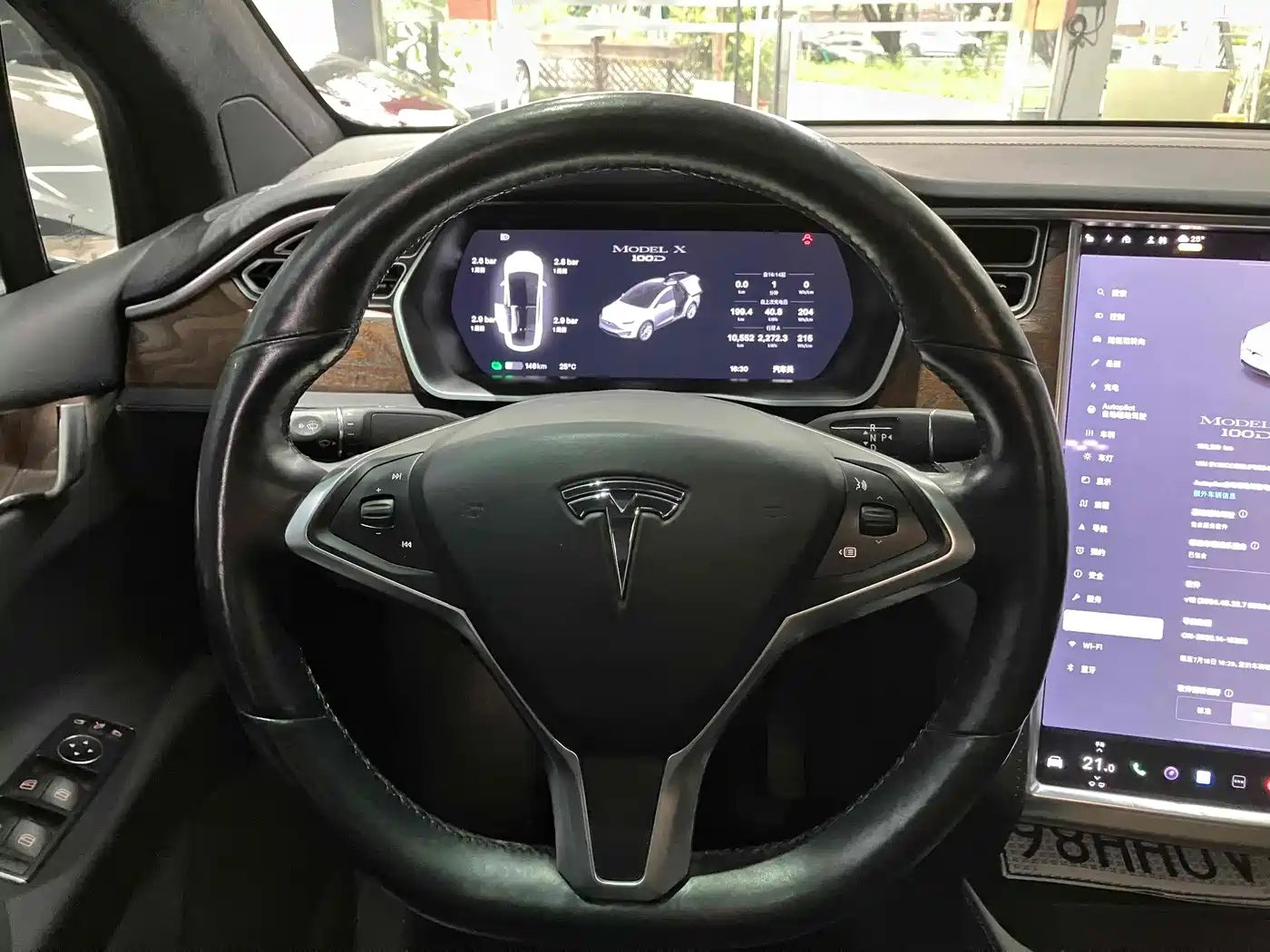 TESLA MODEL X