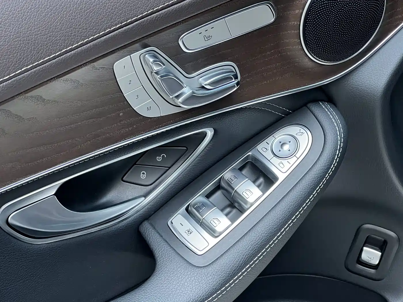 Mercedes-Benz GLC 2018 GLC 300 4MATIC Dynamic фото 12
