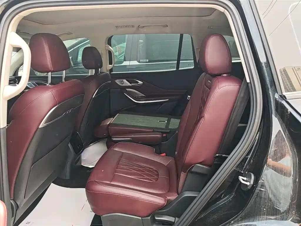 Hongqi HS7 PHEV 2024 2.0T PHEV 4WD Flagship Edition 6-seater фото 17