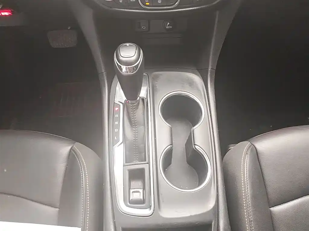 Chevrolet Equinox 2017 535T Automatic Realm Edition фото 14