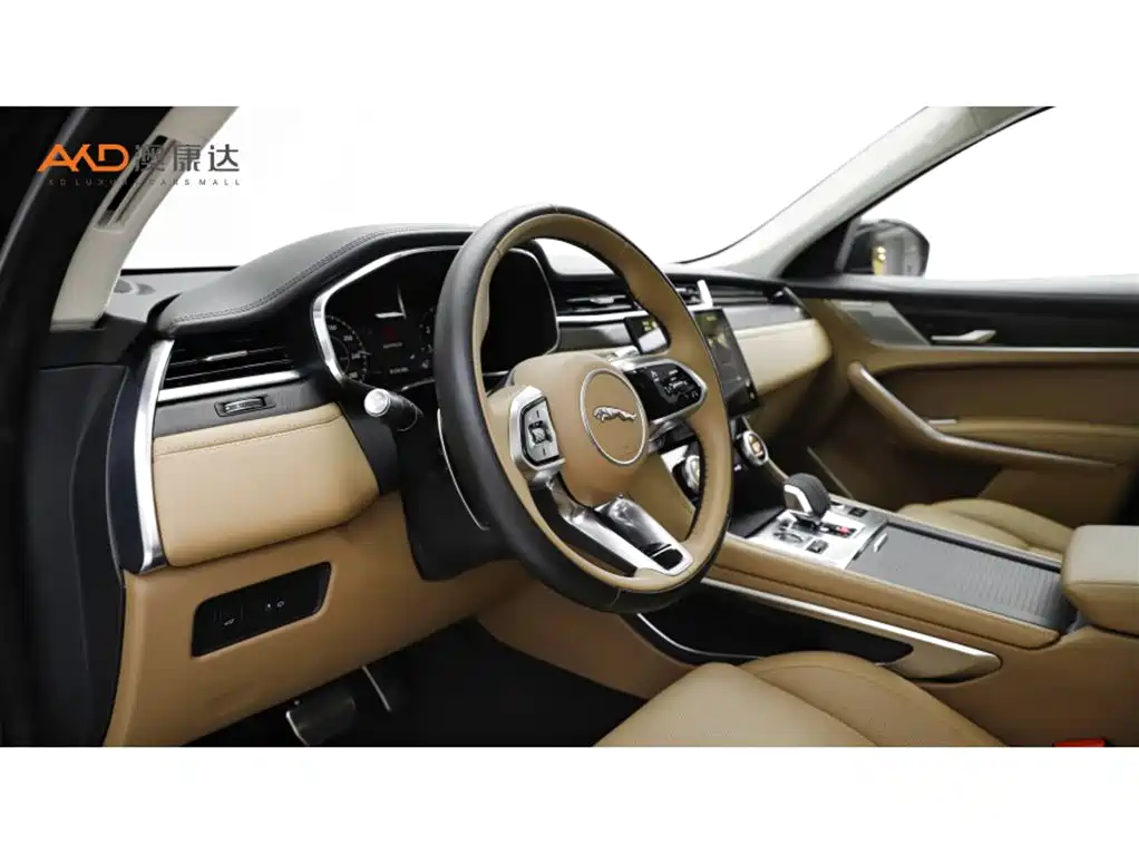 Фото 6 - Jaguar F-PACE