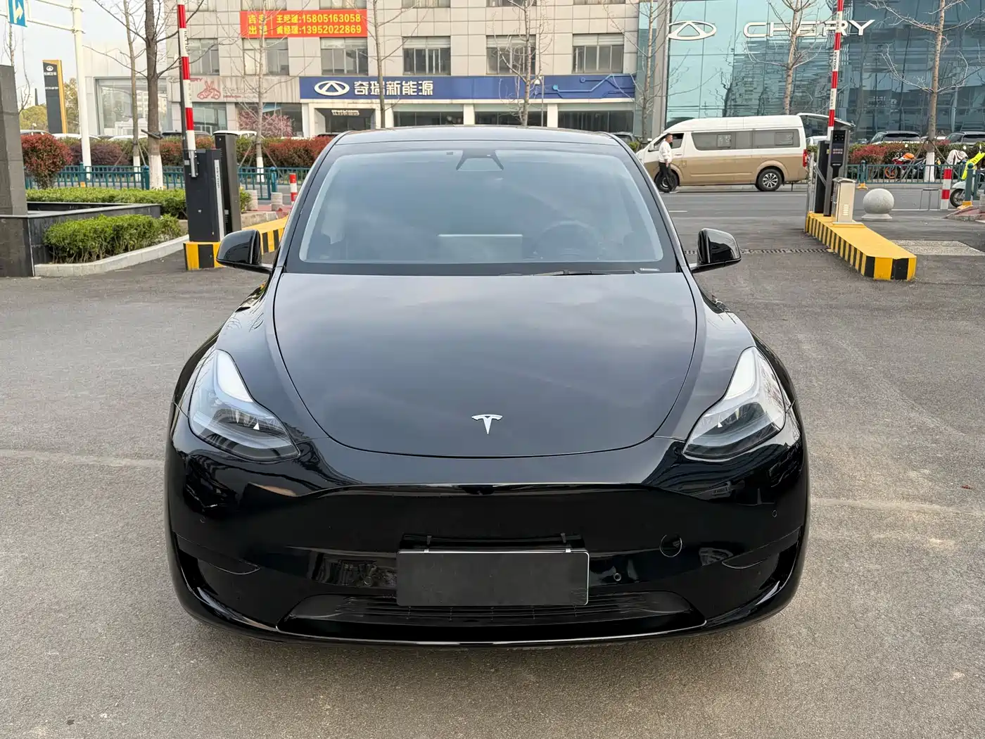 TESLA MODEL Y