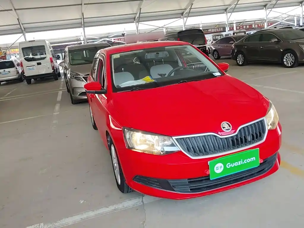 Škoda Fabia 2018 2017 1.4L Auto Car Enjoy Edition