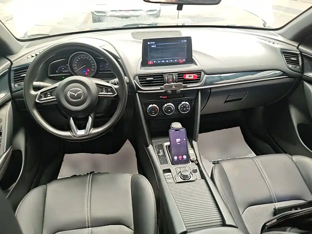 Фото 10 - Mazda CX-4