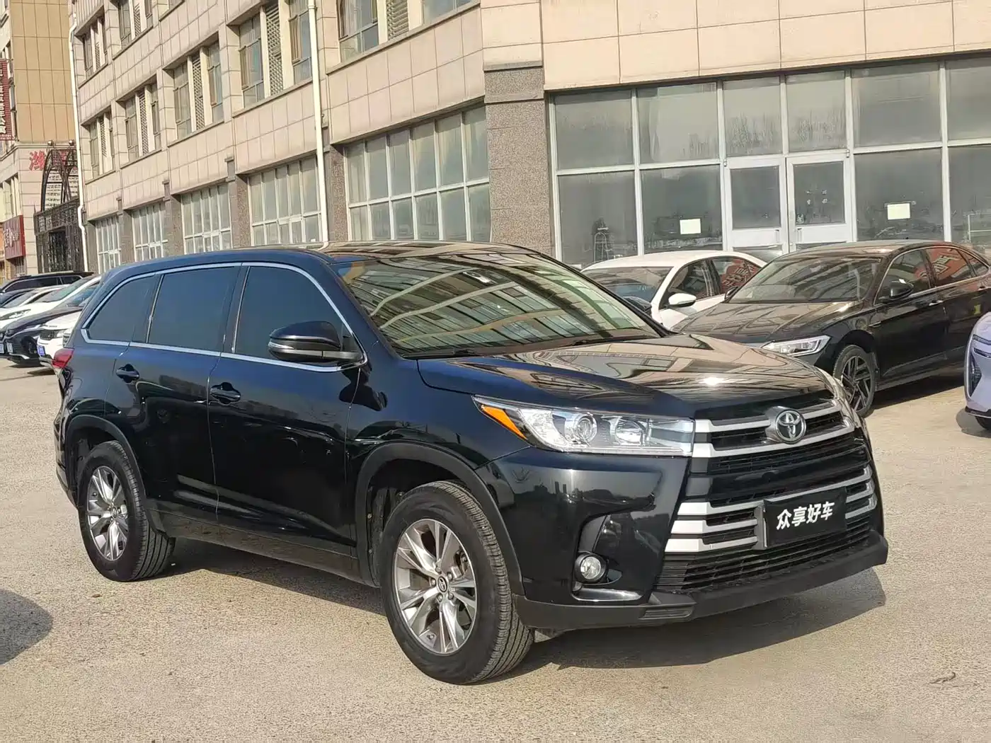 TOYOTA HIGHLANDER