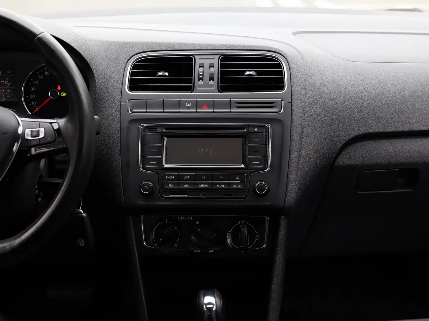 Volkswagen Polo 2016 1.6L Automatic Comfort фото 22