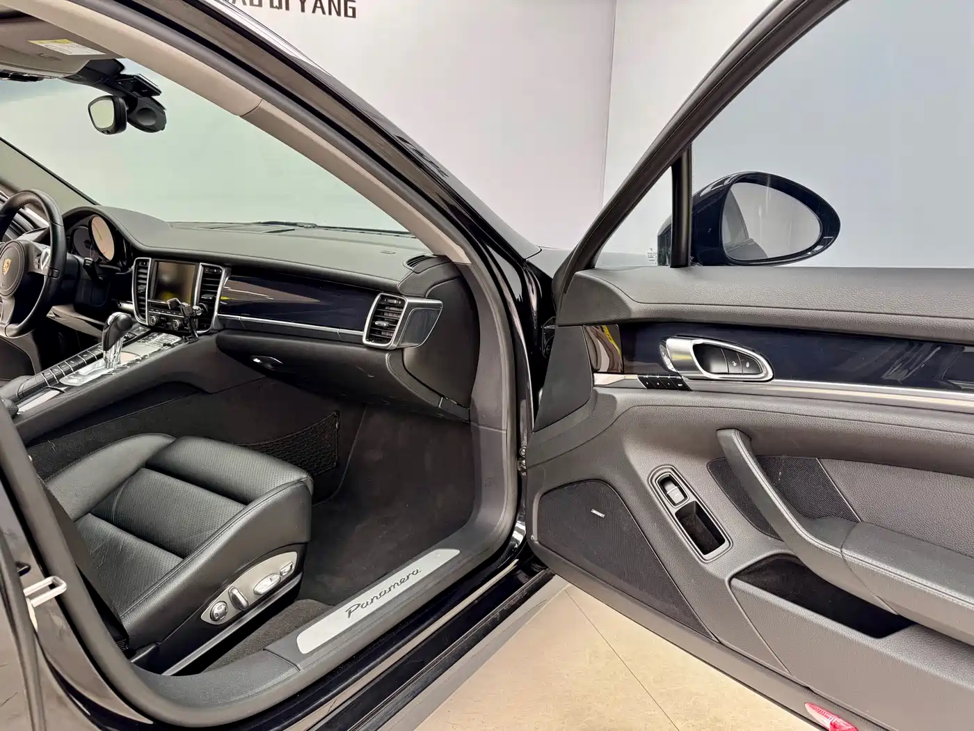 Porsche Panamera 2014 Panamera 3.0T фото 16