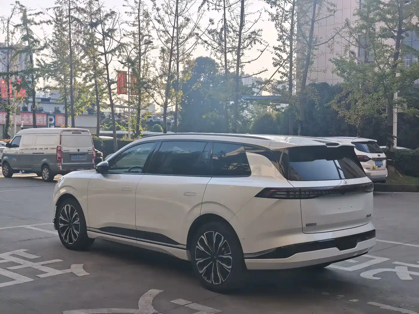 Dongfeng Yipai eπ008 2026 2026 6-seater Pure Electric Family Edition