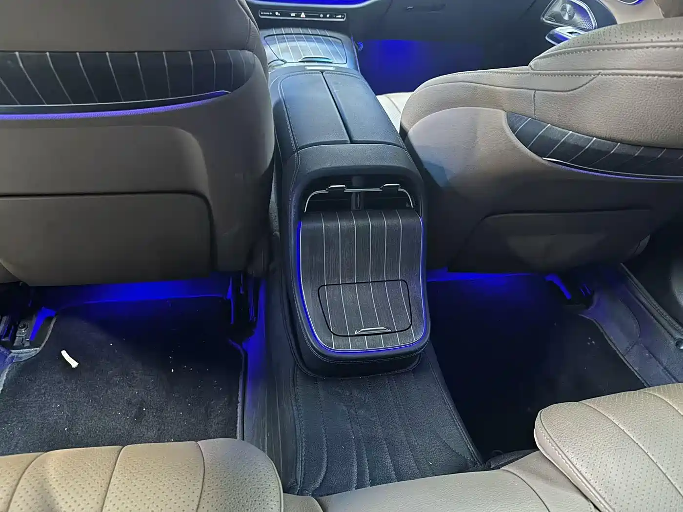 Mercedes-Benz E-Class 2025 E 300 L Luxury фото 12