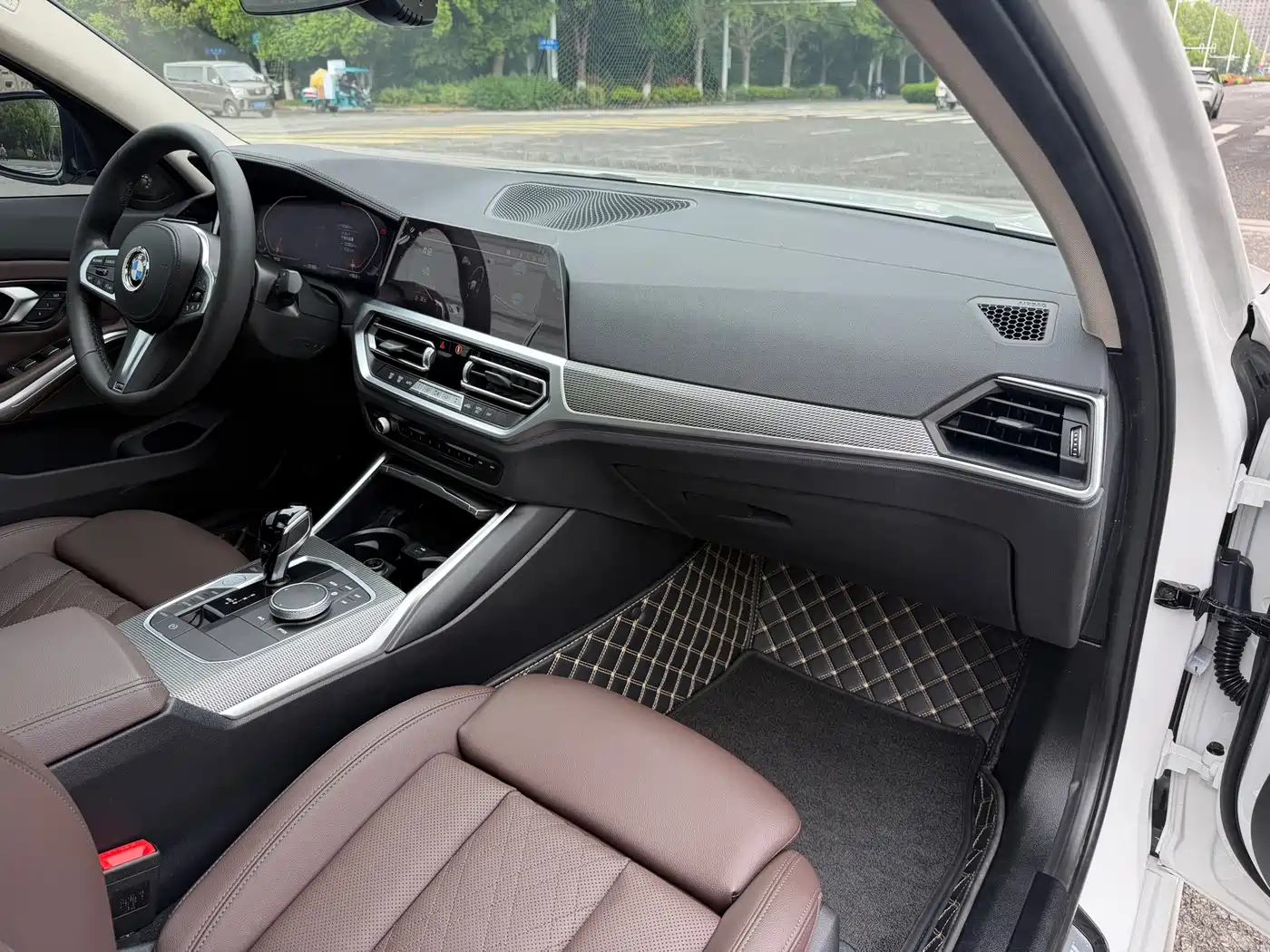 BMW 3 Series 2022 Facelift 325i M Sport Shadow Edition фото 15