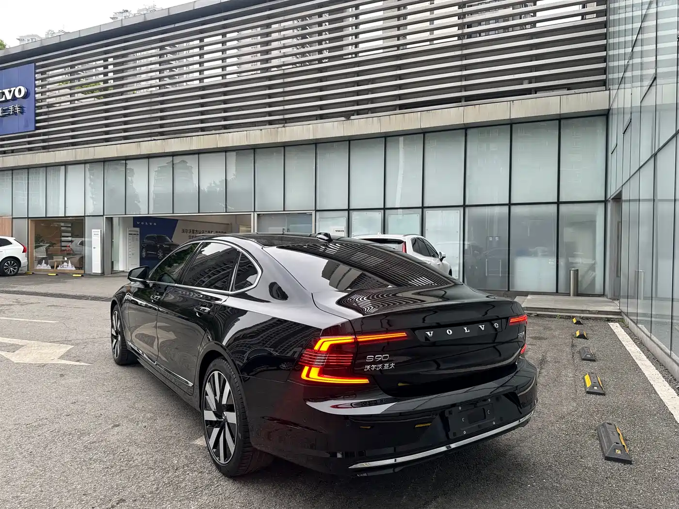 VOLVO S90 PLUG IN HYBRID