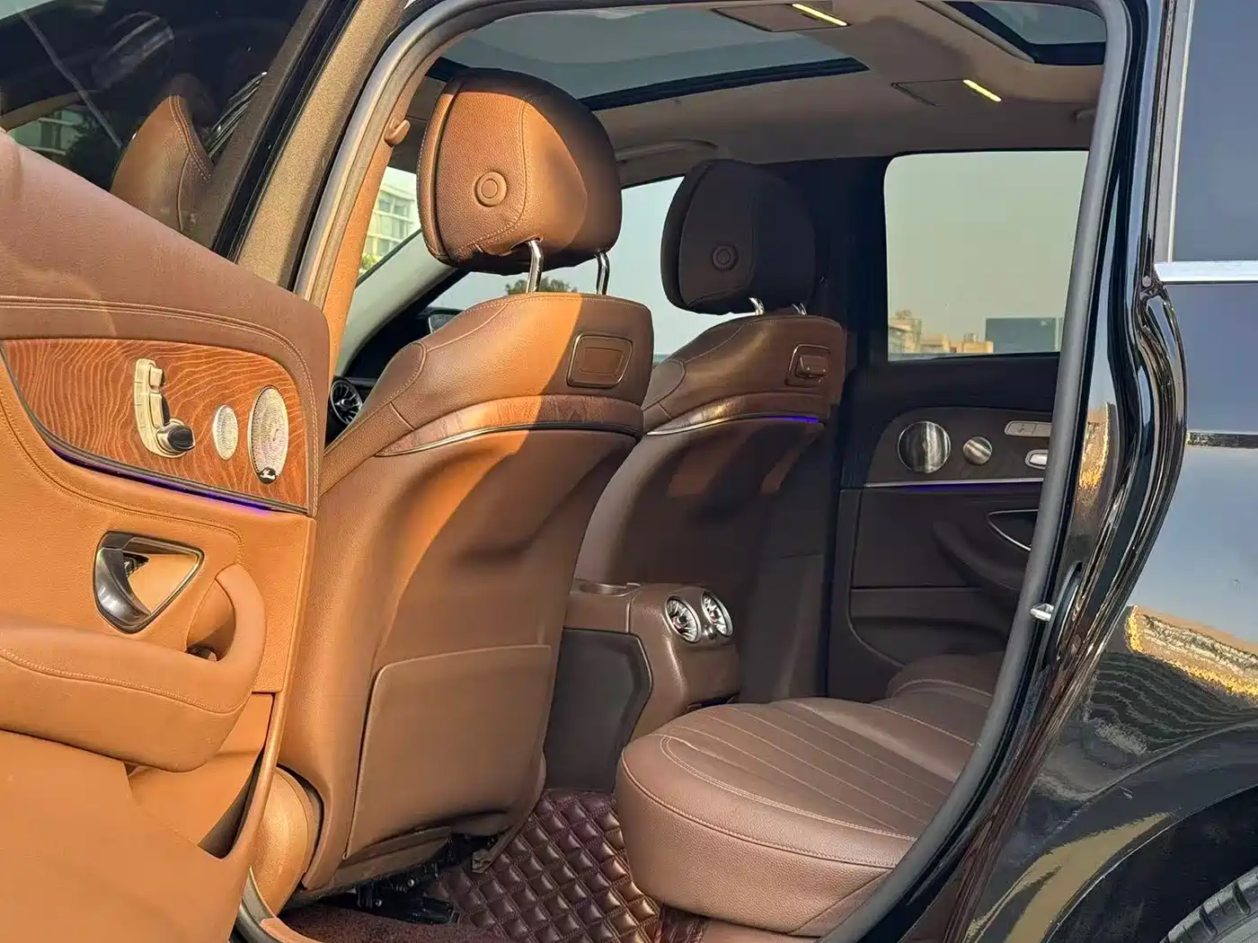 Mercedes-Benz E-Class 2020 E 300 L Luxury Model фото 5