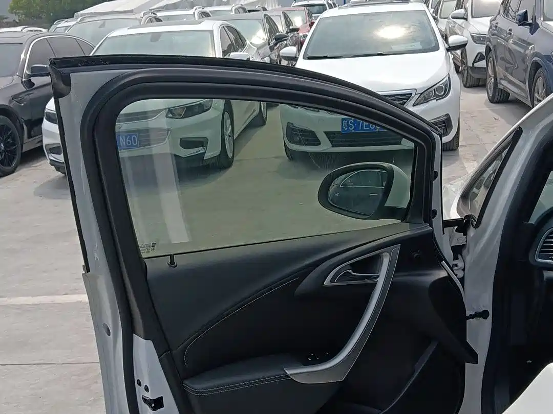 Buick Excelle 2014 XT 1.6L Automatic Fashion фото 8
