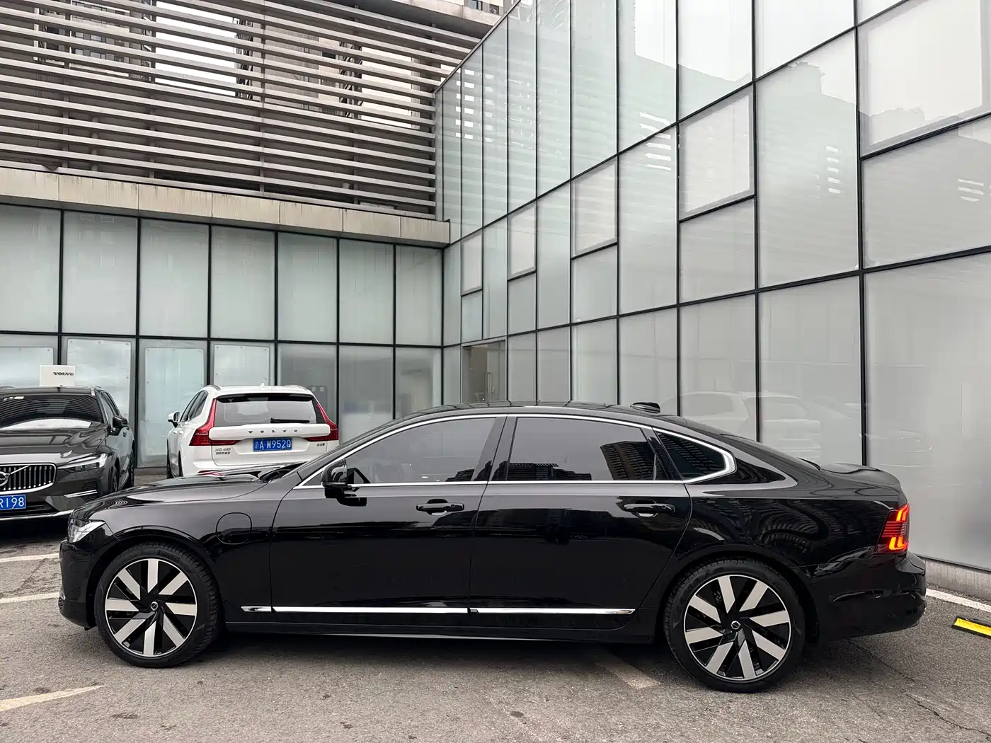 VOLVO S90 PLUG IN HYBRID