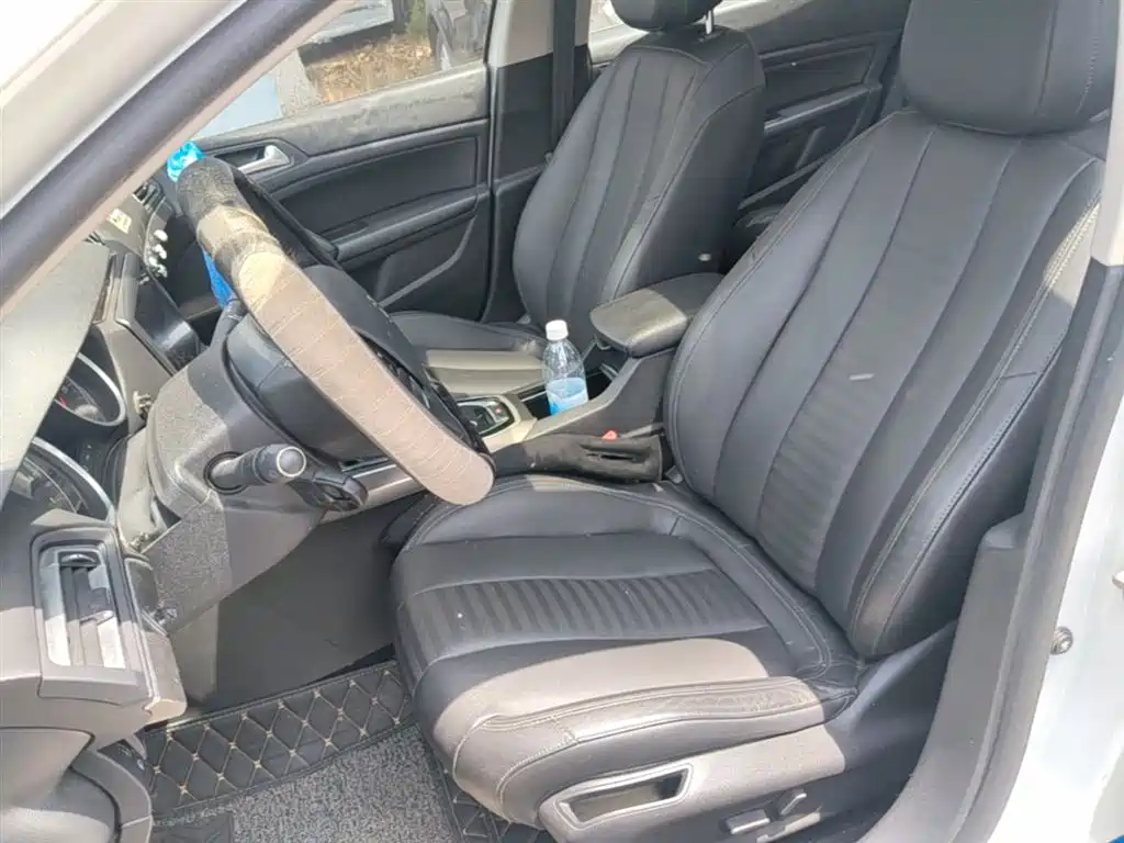 Peugeot 408 2016 1.6T Automatic Luxury Edition фото 15