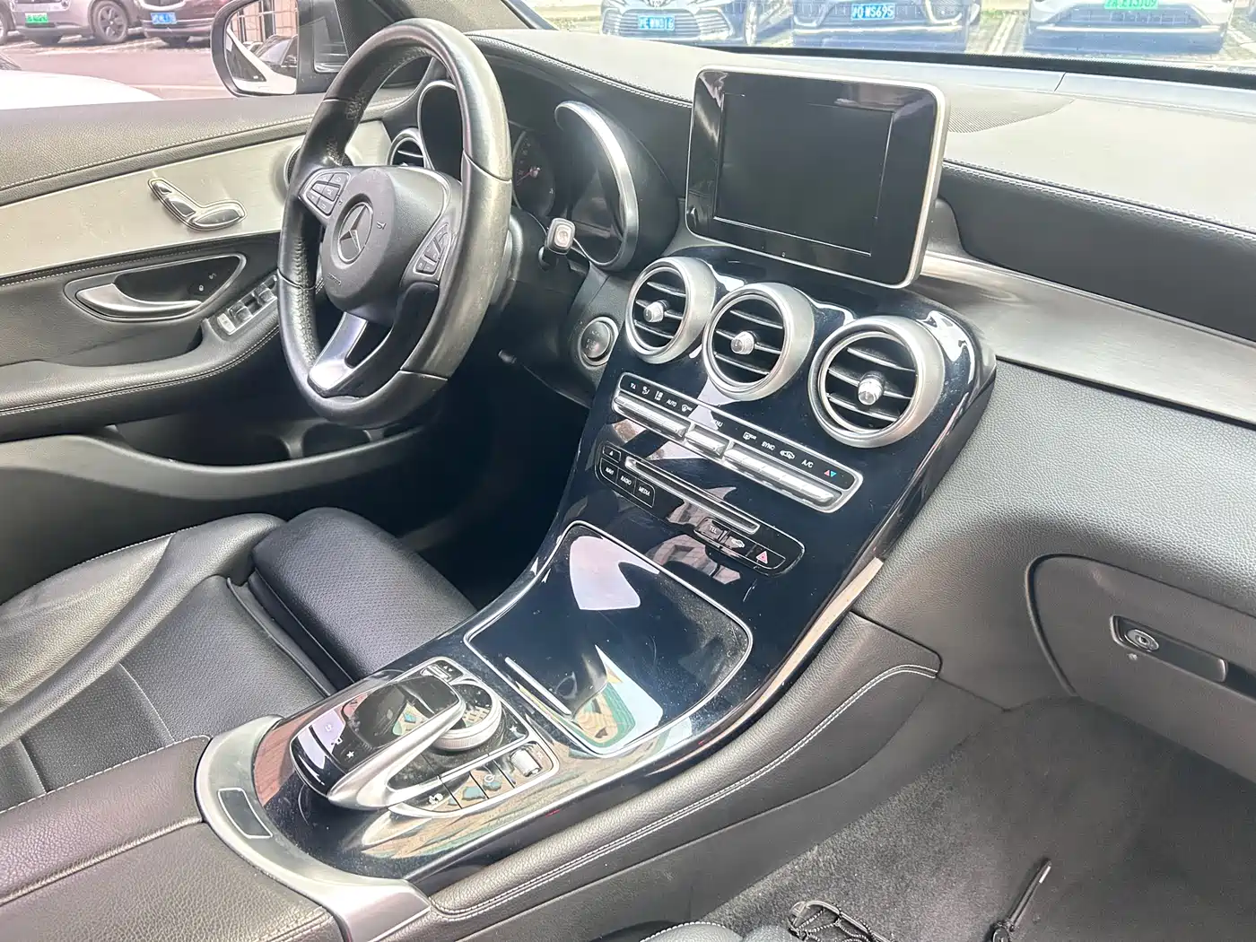Mercedes-Benz GLC 2016 GLC 200 4MATIC фото 11