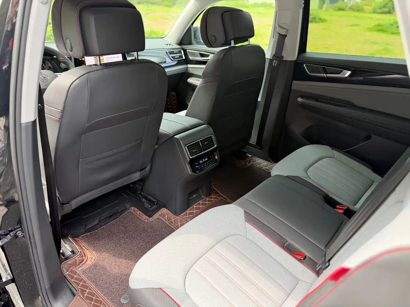 Volkswagen Teramont 2024 Teramont X 380TSI 4WD Premium Luxury Edition фото 9
