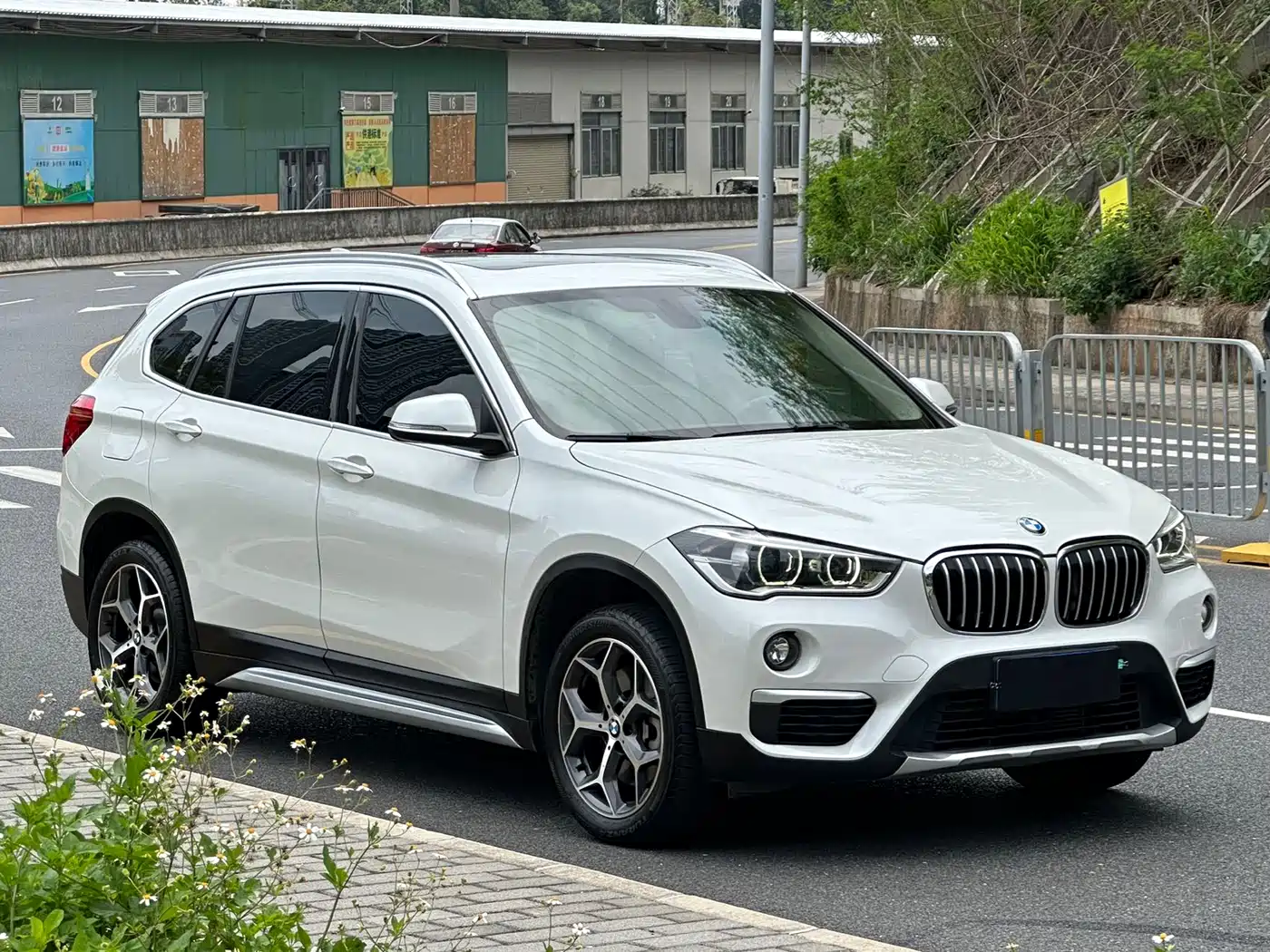 BMW X1 2018 xDrive20Li Premium Model фото 3