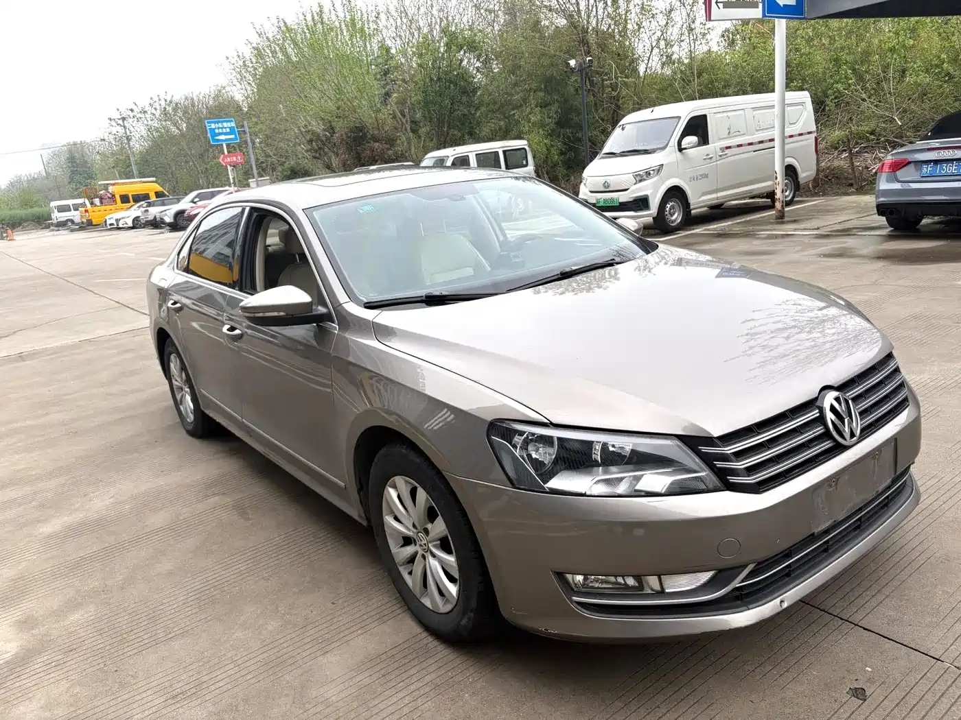 Volkswagen Passat 2013 1.8TSI DSG Zunrong фото 3