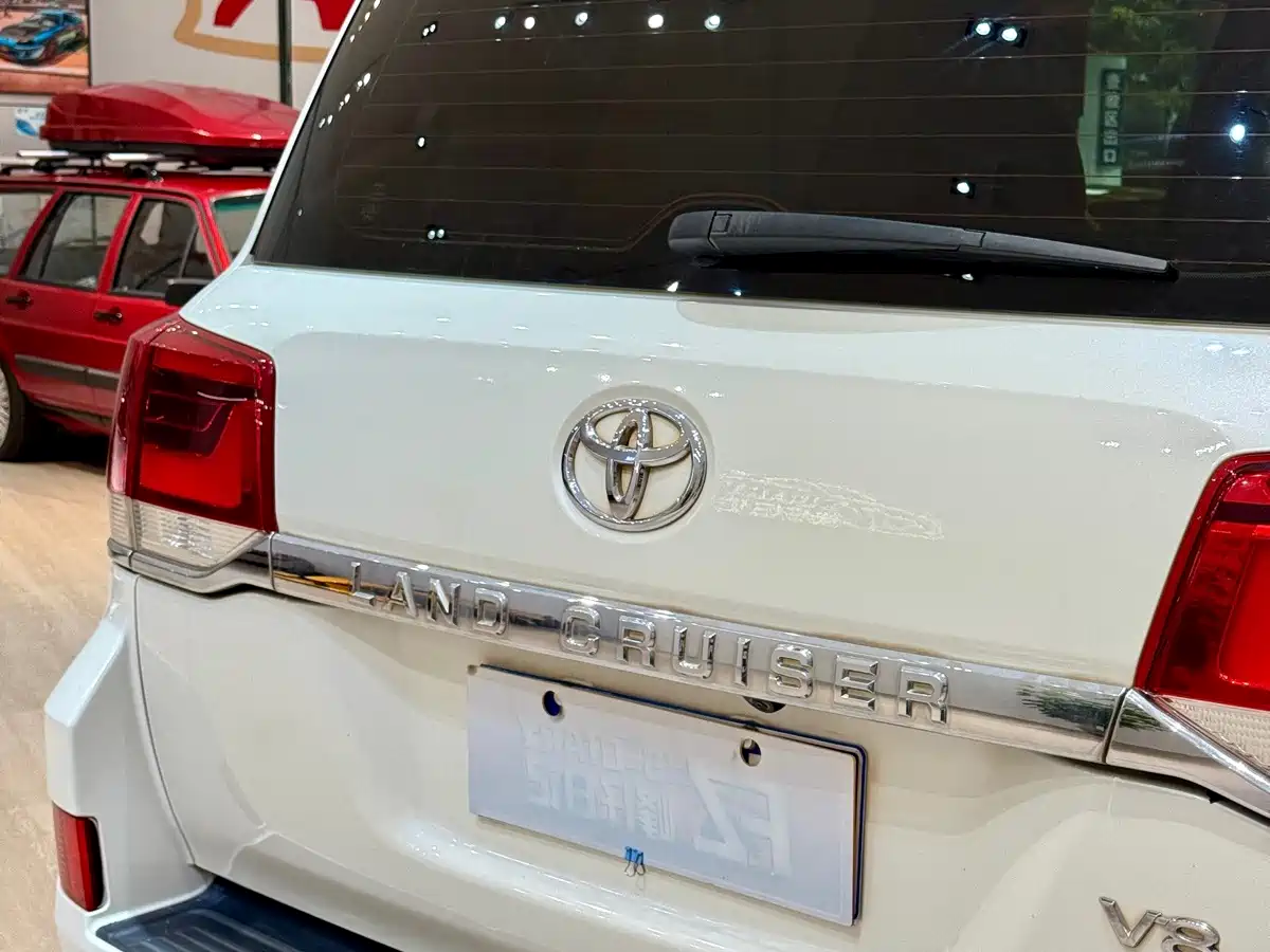 Toyota Land Cruiser (Import) 2017