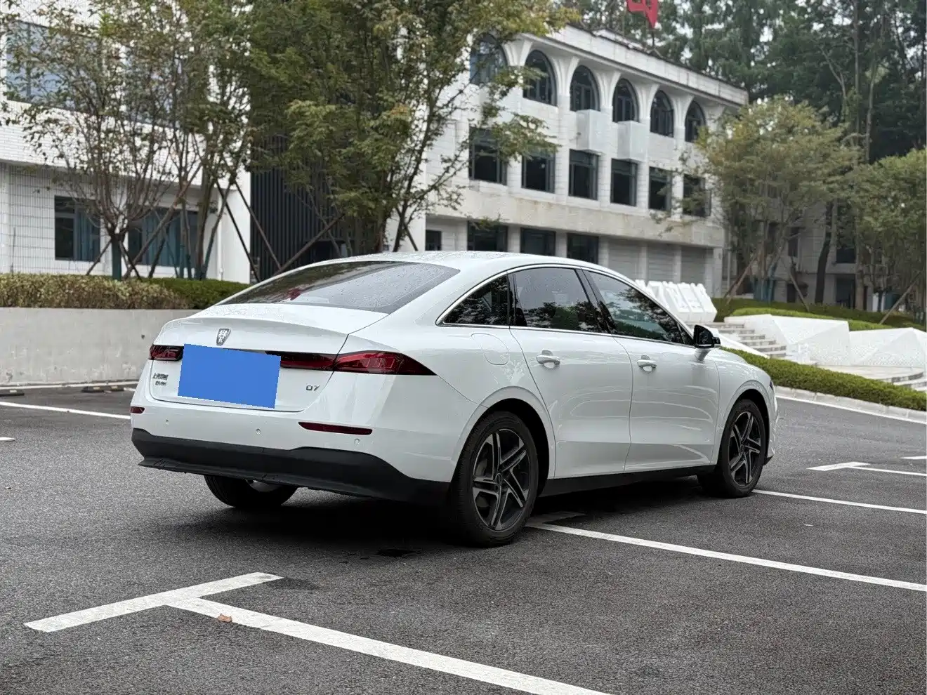 Фото 7 - Roewe D7