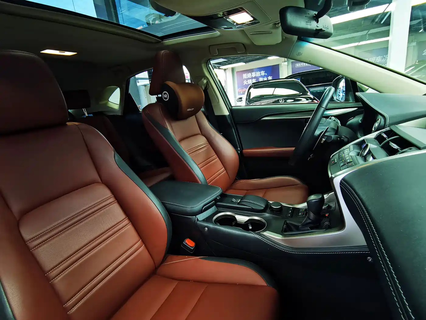Фото 20 - Lexus NX
