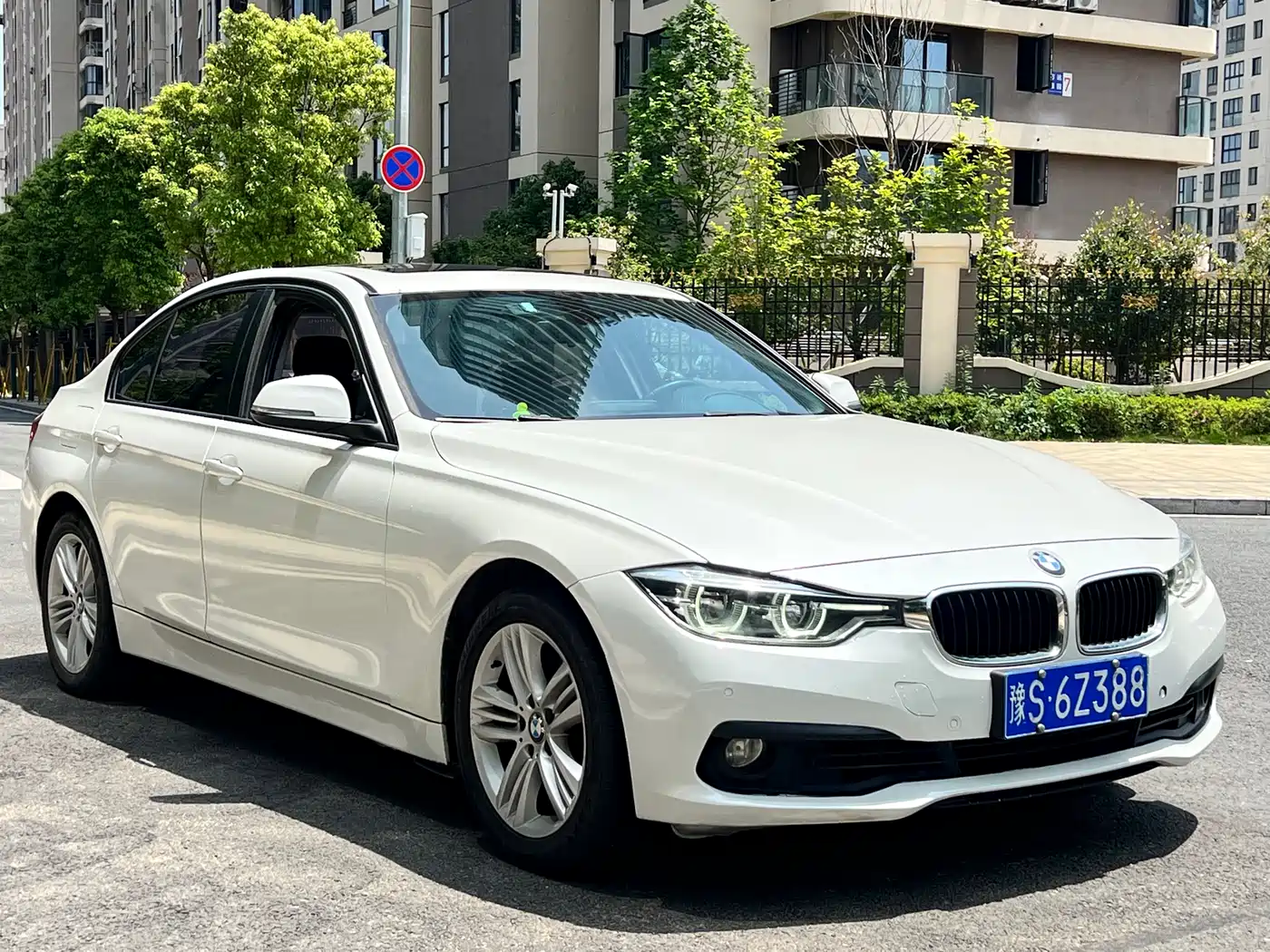 BMW 3 Series 2017 318i Fashion фото 3