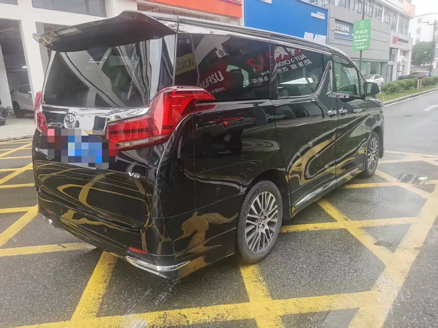 Toyota Alphard 2018 3.5L Luxury фото 10