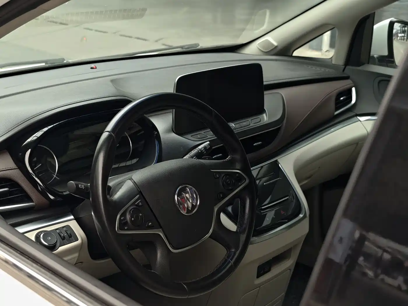 Buick GL8 2021 Land Business Class 652T Luxury фото 6