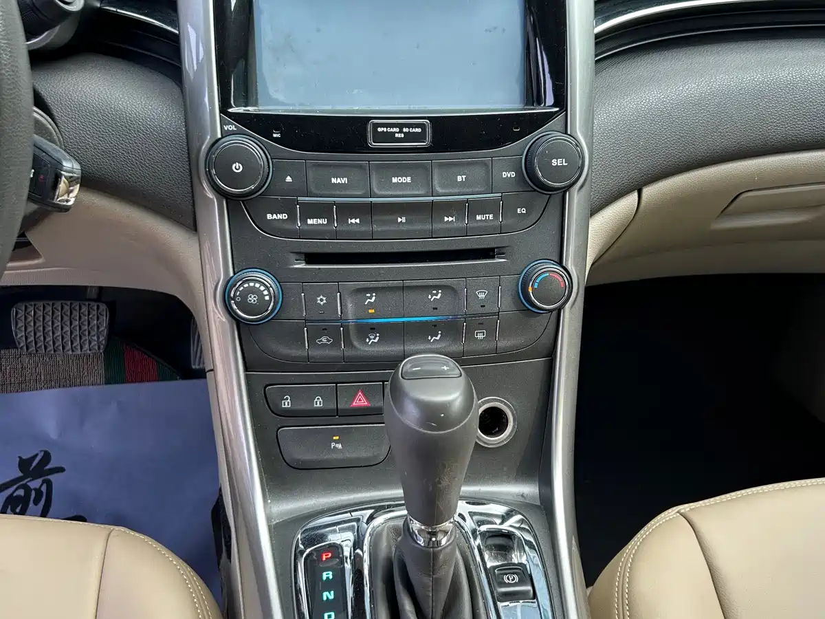 Chevrolet Malibu 2014 2.0L Automatic Comfort фото 9