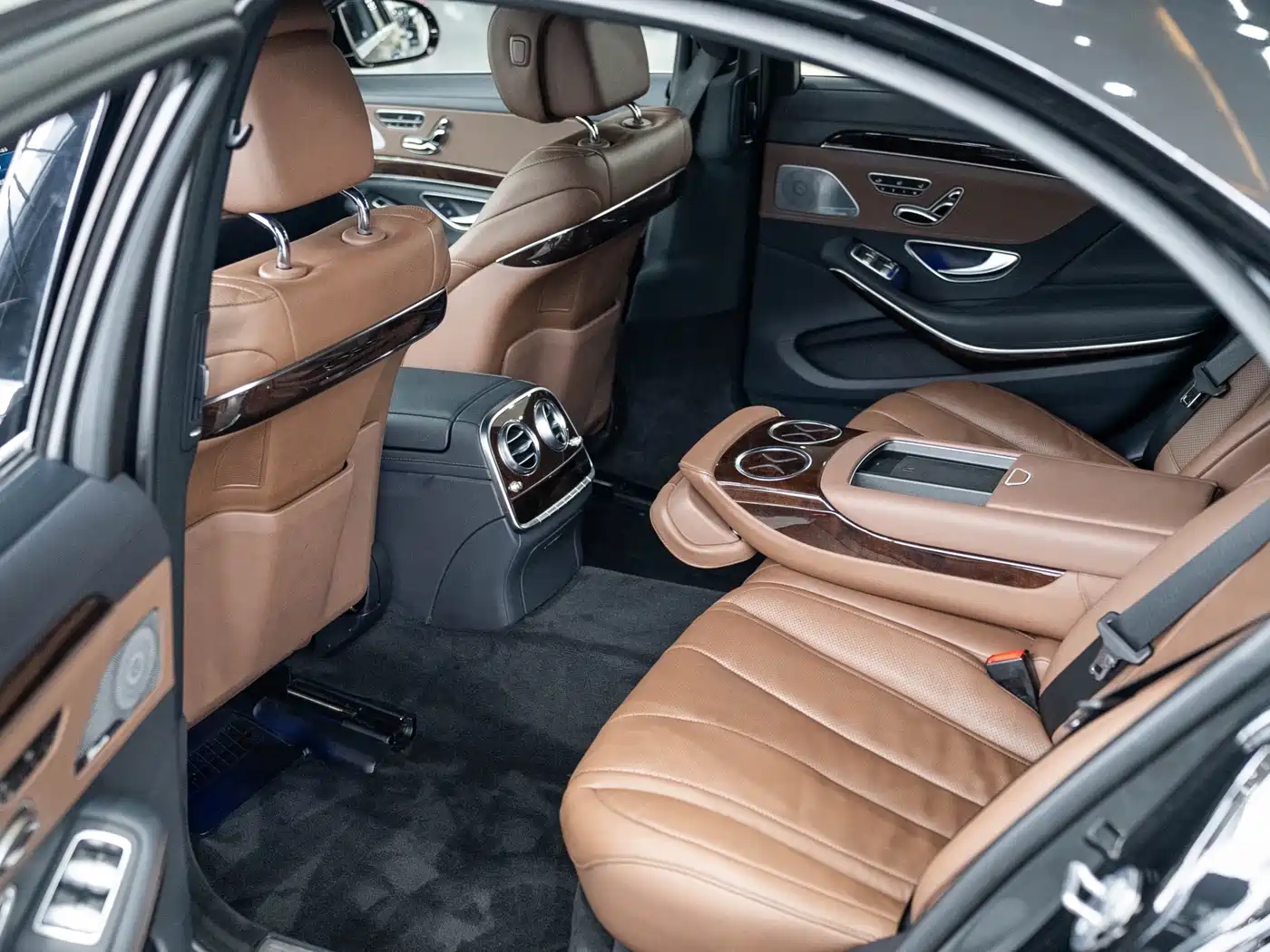 Mercedes-Benz S-Class 2020 S 350 L Premium Edition Collector's Version фото 24