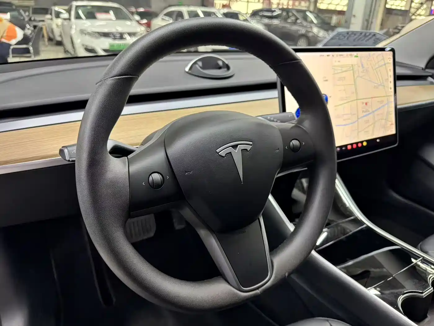 TESLA MODEL 3
