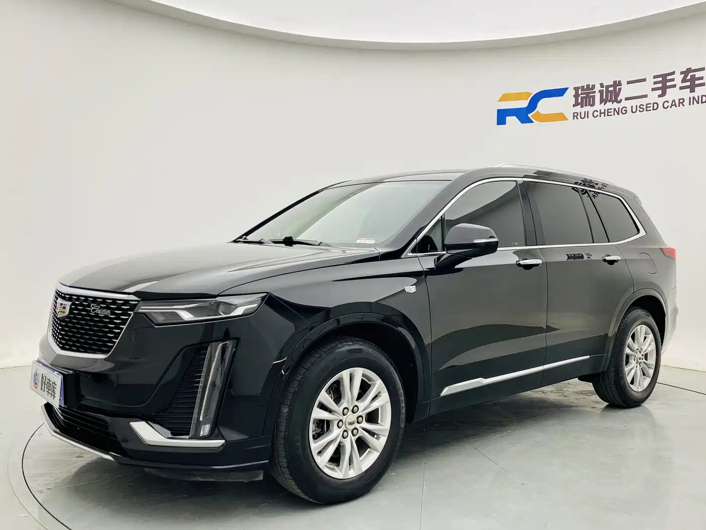 CADILLAC XT6