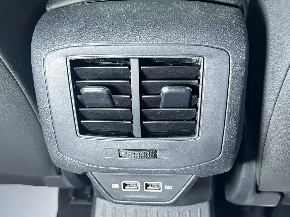 VOLKSWAGEN T ROC EXPLORING SONGS