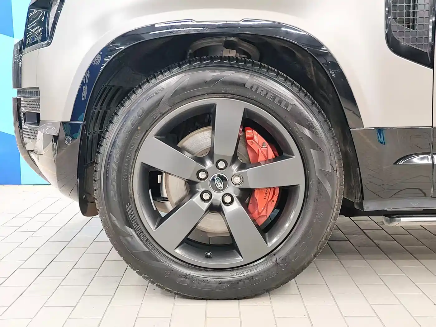 Land Rover Defender 2024 110 3.0T P400 X фото 4