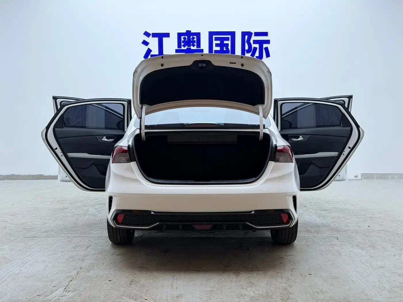 Kia K3 2023 Model 1.5L CVT Luxury Edition фото 22