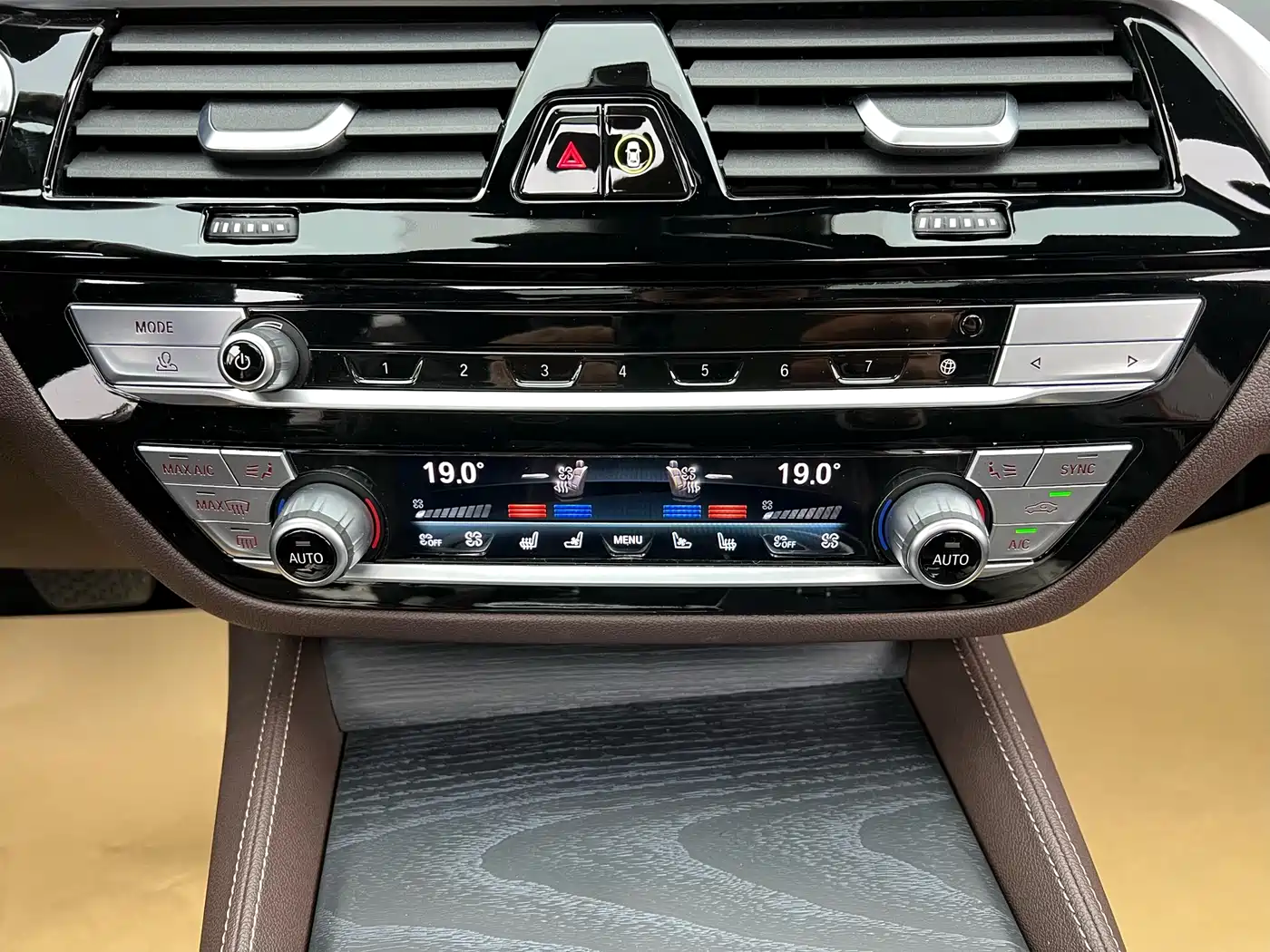 BMW 5 Series 2022 530Li Exclusive M Sport Package фото 16